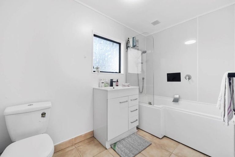 Photo of property in 2/34 Great South Road, Manurewa, Auckland, 2102