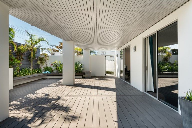 Photo of property in 116 Karewa Parade, Papamoa Beach, Papamoa, 3118