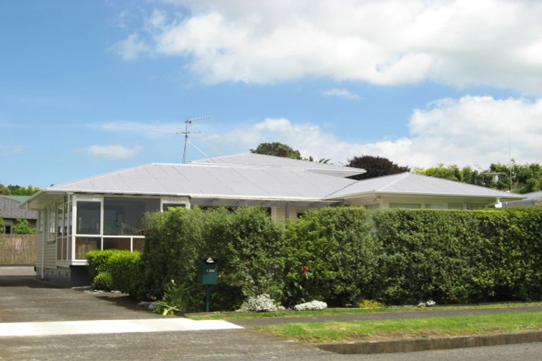 Photo of property in 136 Kitchener Road, Pukekohe, 2120