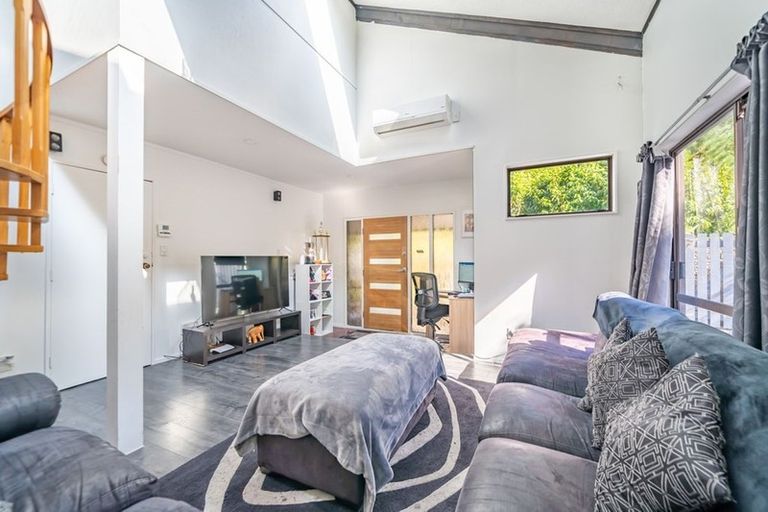 Photo of property in 27 Postgate Drive, Whitby, Porirua, 5024