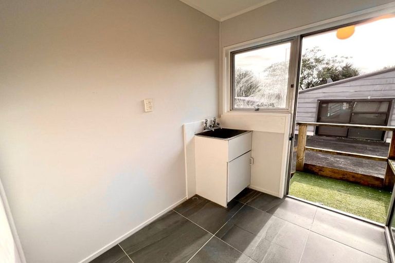 Photo of property in 36 Challen Close, Conifer Grove, Takanini, 2112