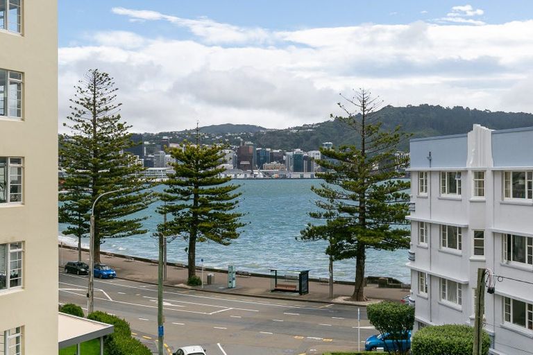 Photo of property in 3/6 Grass Street, Oriental Bay, Wellington, 6011