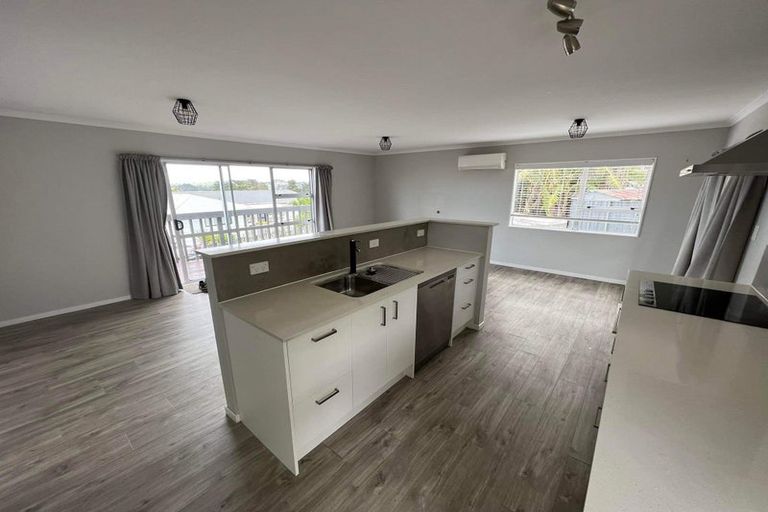 Photo of property in 330b Whangaparaoa Road, Stanmore Bay, Whangaparaoa, 0932