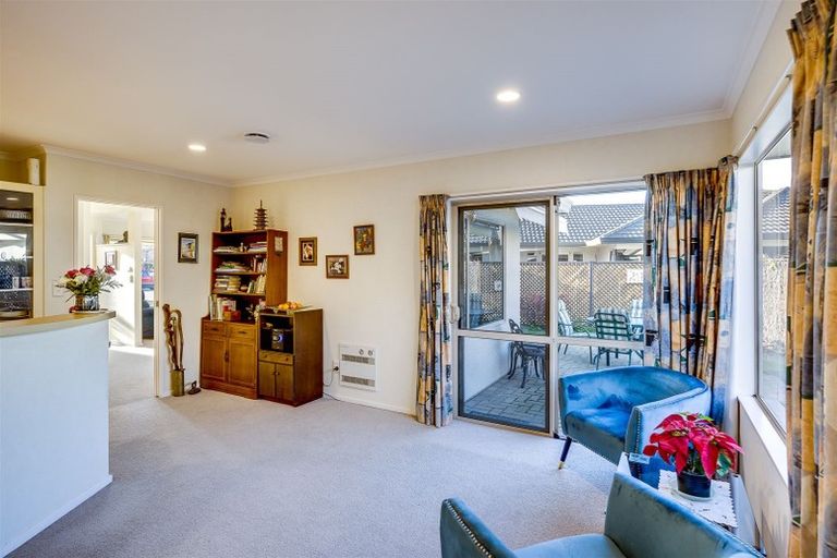 Photo of property in 75 Kensington Drive, Taradale, Napier, 4112