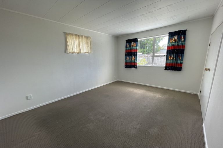 Photo of property in 14b Pipitea Place, Massey, Auckland, 0614