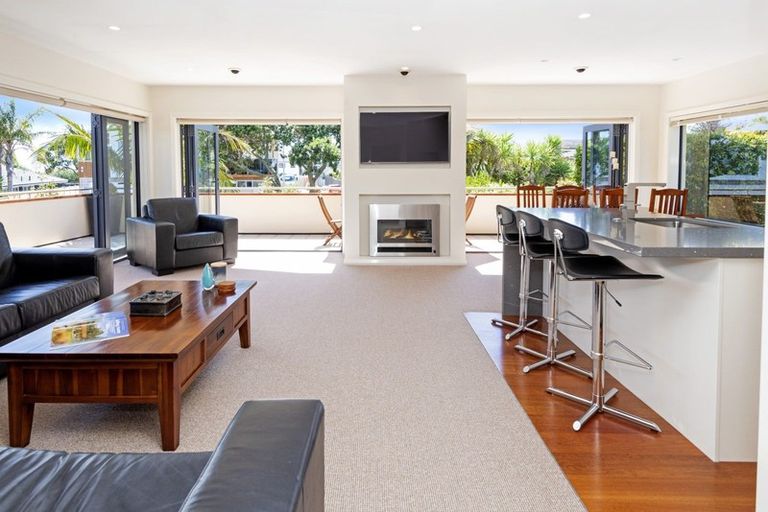 Photo of property in 8 Gulf Crest, Bucklands Beach, Auckland, 2012