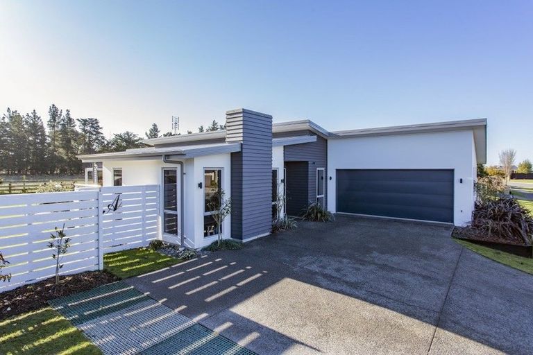 Photo of property in 61 Huntingdon Drive, Rangiora, 7400