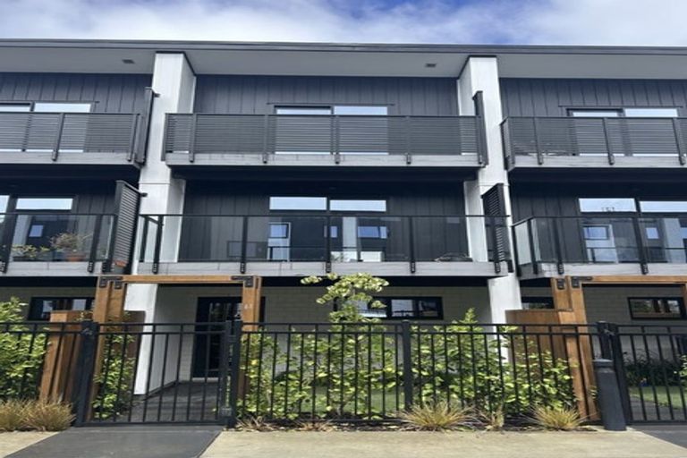 Photo of property in 5/61 Matipo Road, Te Atatu Peninsula, Auckland, 0610