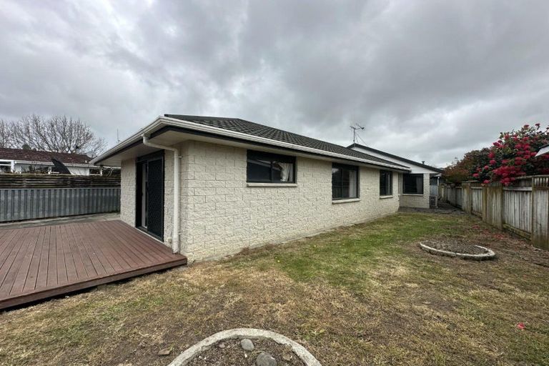 Photo of property in 4a Brett Place, Takaro, Palmerston North, 4412