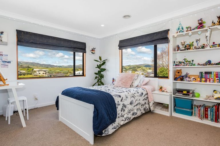 Photo of property in 81 The Masthead, Whitby, Porirua, 5024