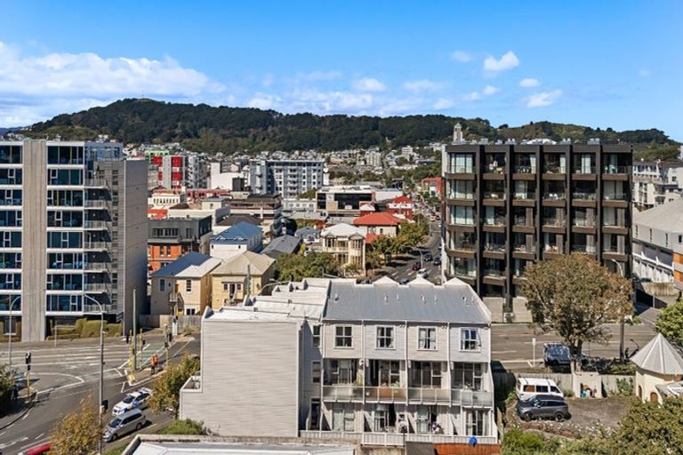 Photo of property in 33 Karo Drive, Te Aro, Wellington, 6011