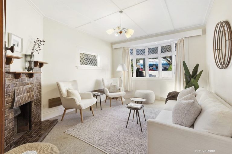 Photo of property in 354 The Parade, Island Bay, Wellington, 6023