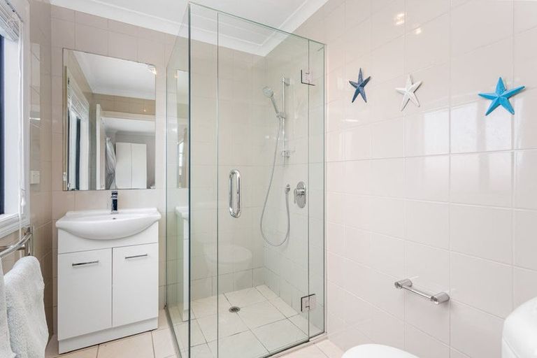 Photo of property in 49 The Ritz, Orewa, 0931