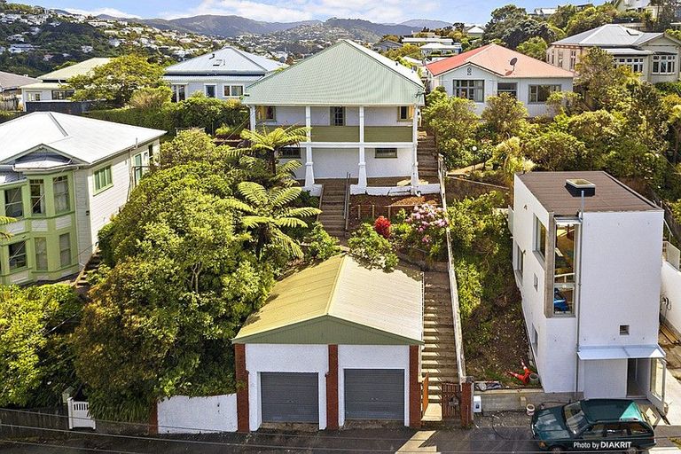 Photo of property in 12 Veronica Street, Brooklyn, Wellington, 6021