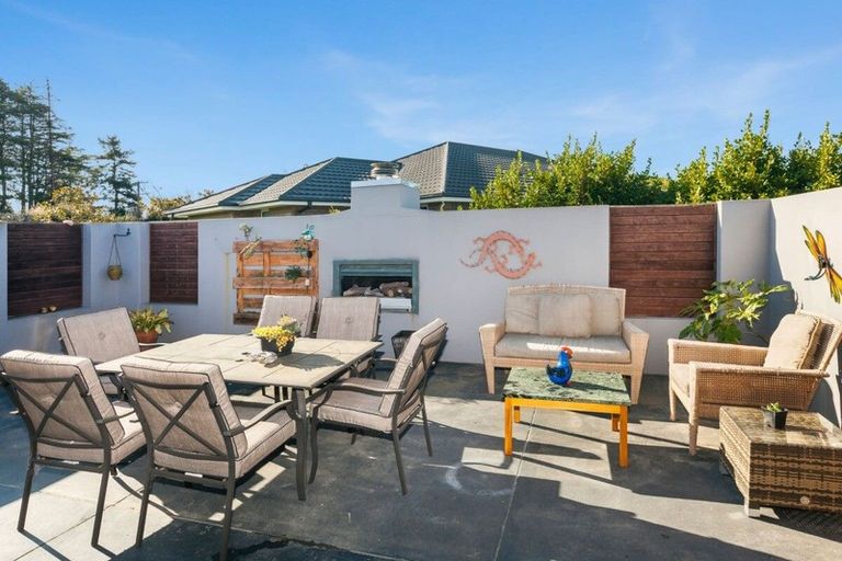 Photo of property in 14 Prebblewood Drive, Prebbleton, 7604