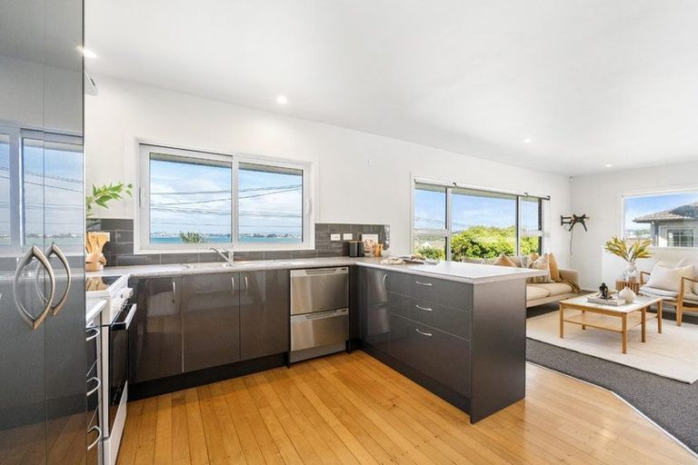 Photo of property in 1/27 Walter Street, Hauraki, Auckland, 0622