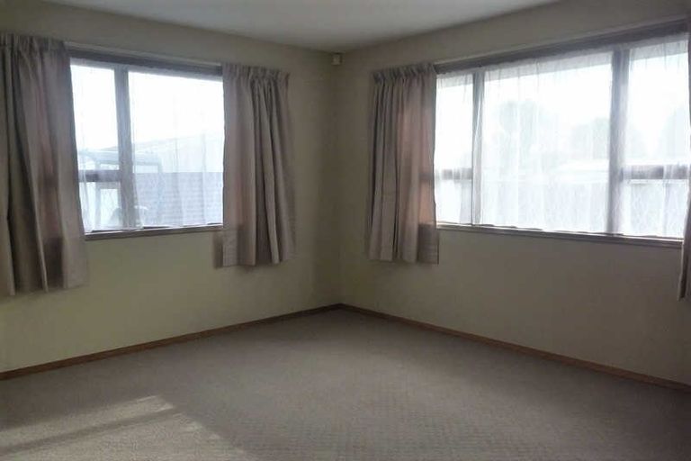 Photo of property in 74 Oakhampton Street, Hornby, Christchurch, 8042