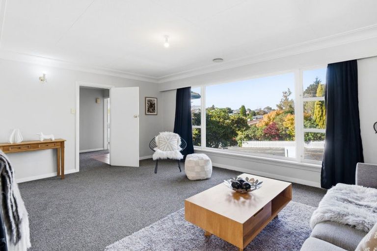 Photo of property in 11 Pioneer Crescent, Helensburgh, Dunedin, 9010