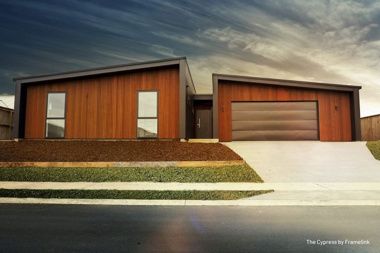 Photo of property in 9 Ngaroma Crescent, Whitianga, 3510