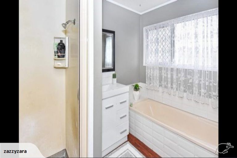 Photo of property in 23 Lane Road, Weymouth, Auckland, 2103