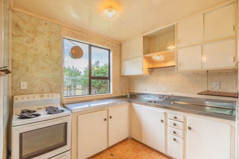 Photo of property in 16 Russell Street, Otane, 4202