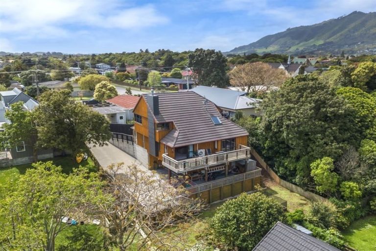 Photo of property in 62b Ngaio Road, Waikanae, 5036