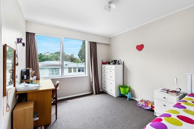 Photo of property in 57 Larsen Crescent, Tawa, Wellington, 5028