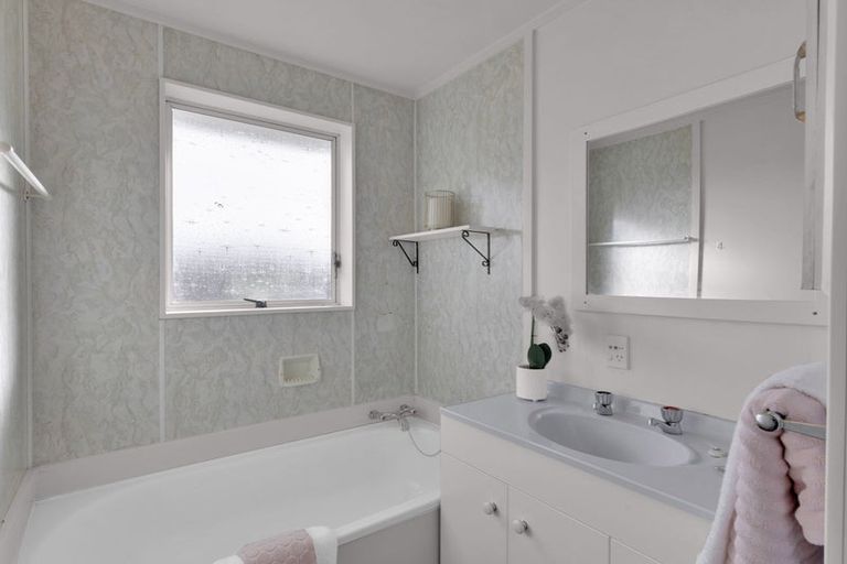 Photo of property in 73 Tuhikaramea Road, Dinsdale, Hamilton, 3204