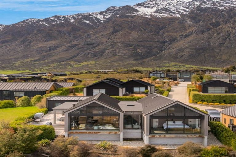 Photo of property in 17 Falconer Rise, Jacks Point, Queenstown, 9371