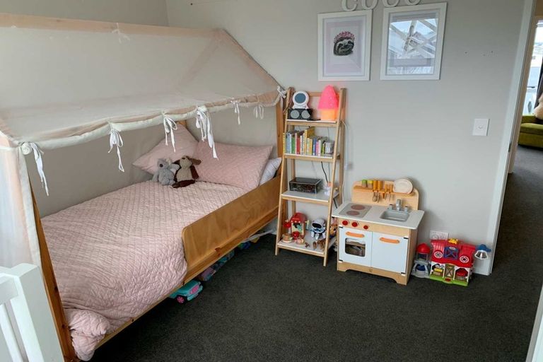 Photo of property in 10 Touhou Road, Hobsonville, Auckland, 0616