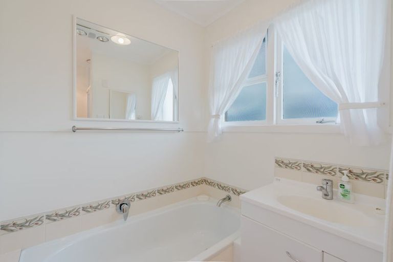 Photo of property in 49 Garden Heights Avenue, Glenview, Hamilton, 3206