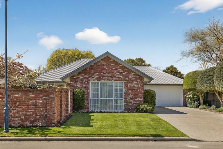 Photo of property in 8 Avon Gate, Russley, Christchurch, 8042