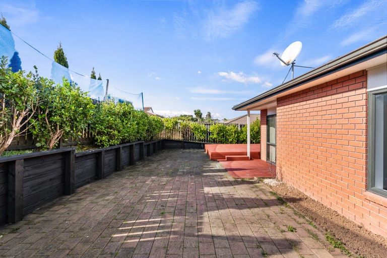 Photo of property in 9 Eloise Place, Clendon Park, Auckland, 2103