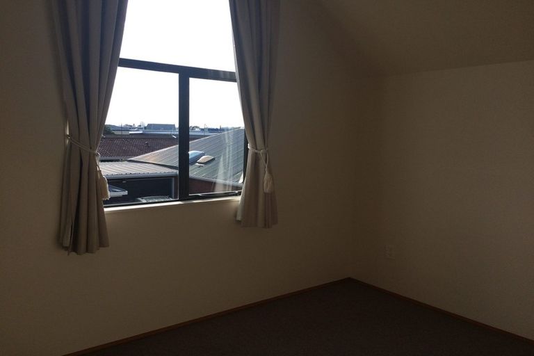 Photo of property in 2/30 Picton Avenue, Riccarton, Christchurch, 8011