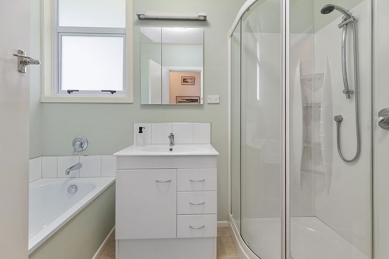 Photo of property in 72 Fraser Avenue, Johnsonville, Wellington, 6037