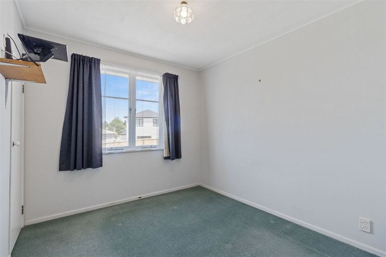 Photo of property in 11 Sarona Avenue, Glen Eden, Auckland, 0602