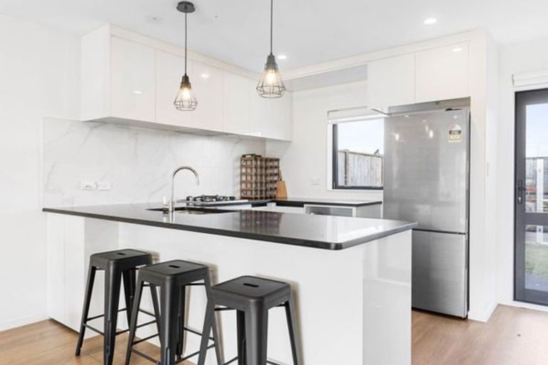 Photo of property in 39a Soaring Bird Drive, Takanini, 2112