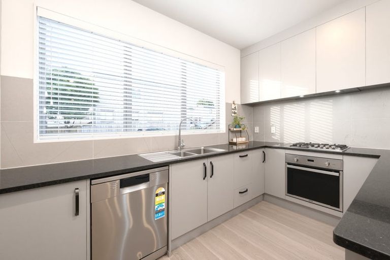 Photo of property in 41 Sunshine Boulevard, Sunnyvale, Auckland, 0612