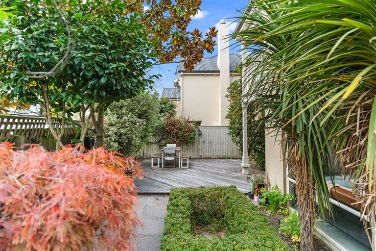 Photo of property in 32 Winchester Street, Merivale, Christchurch, 8014