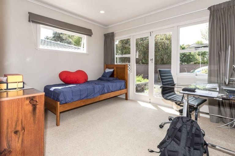 Photo of property in 16 Glamorgan Drive, Torbay, Auckland, 0630