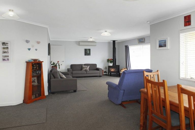 Photo of property in 62 Andrews Street, Foxton Beach, Foxton, 4815