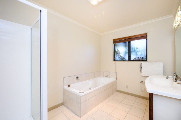 Photo of property in 48 Clearview Drive, Milson, Palmerston North, 4414