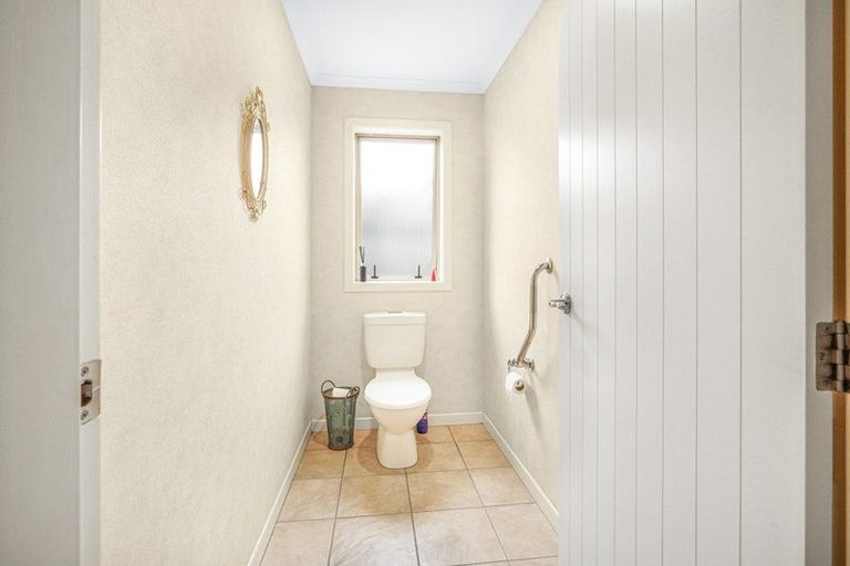 Photo of property in 24 Sovereign Isle Lane, Rototuna, Hamilton, 3210