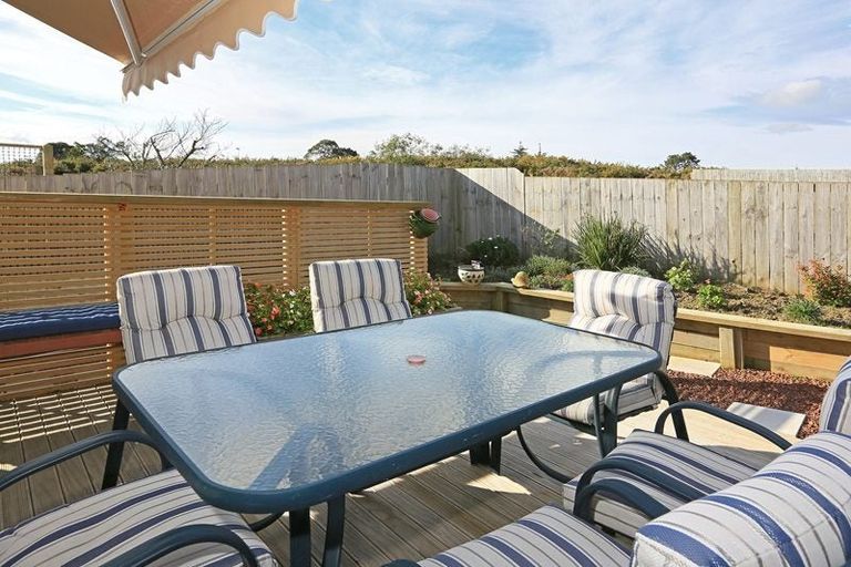 Photo of property in 11 Sheehan Road, Te Atatu South, Auckland, 0610