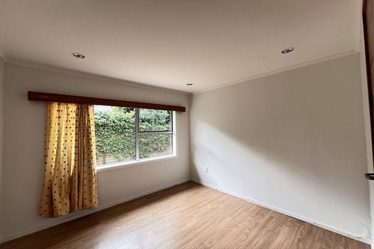 Photo of property in 214 Forrest Hill Road, Forrest Hill, Auckland, 0620