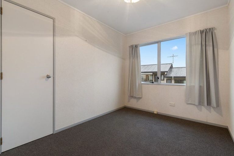 Photo of property in 53 Edgewater Parade, Waiuku, 2123
