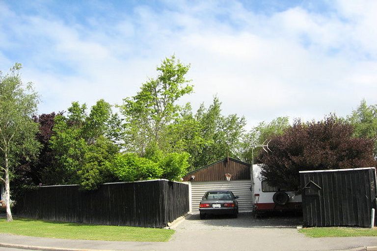 Photo of property in 1 Thorne Place, Rangiora, 7400
