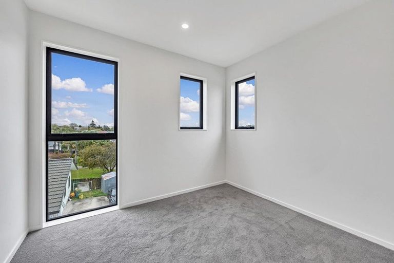 Photo of property in 3/163 Edmonton Road, Te Atatu South, Auckland, 0610