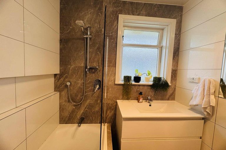 Photo of property in 17a Seddon Street, Takaro, Palmerston North, 4412