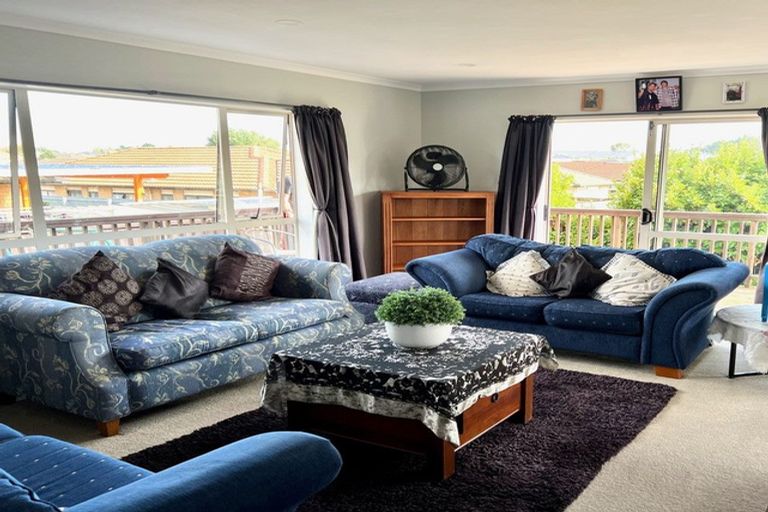 Photo of property in 12 Prado Drive, Pukekohe, 2120